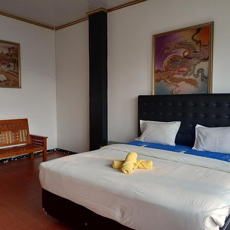 Dc Hotel & Hostel Labuan Bajo Ngoại thất bức ảnh