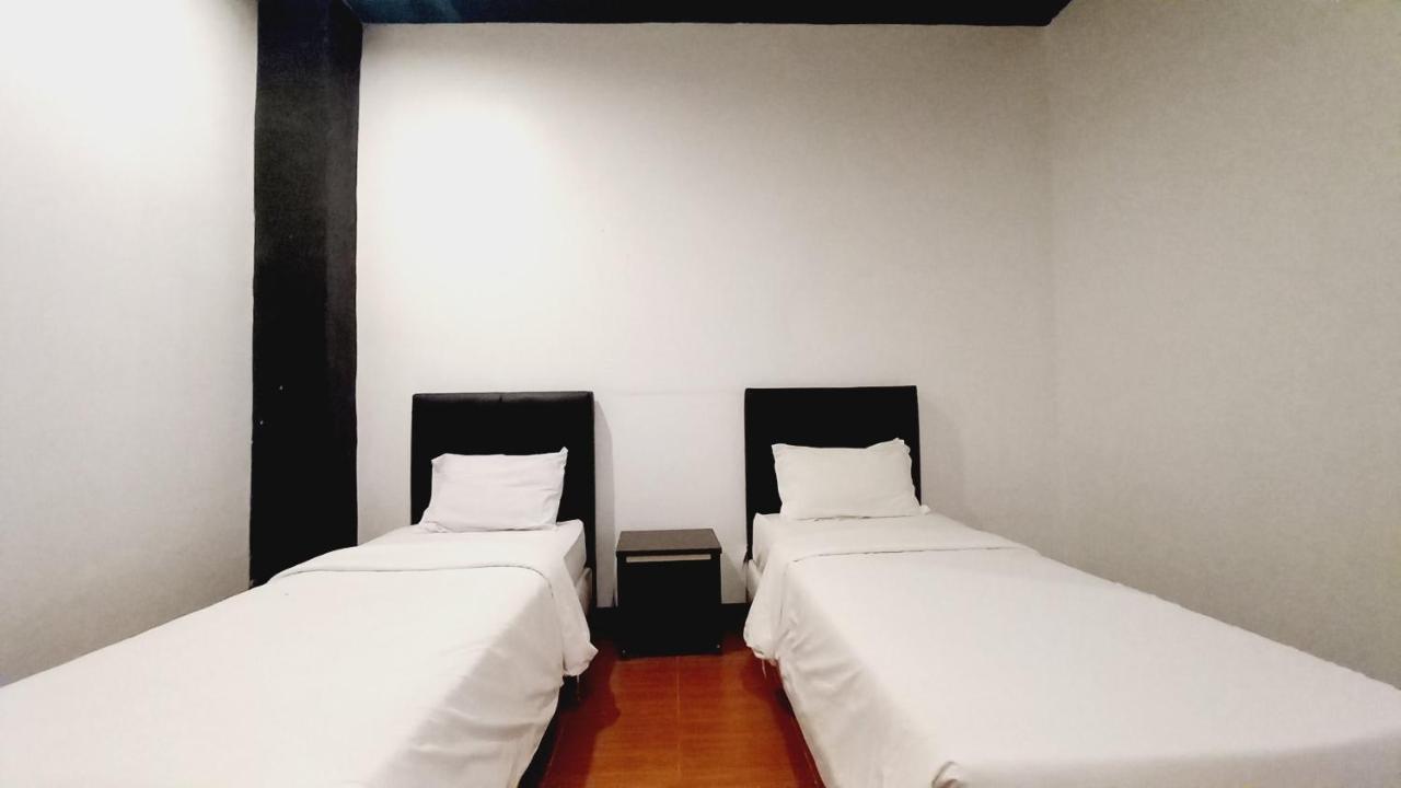 Dc Hotel & Hostel Labuan Bajo Ngoại thất bức ảnh
