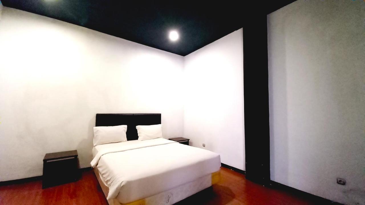 Dc Hotel & Hostel Labuan Bajo Ngoại thất bức ảnh