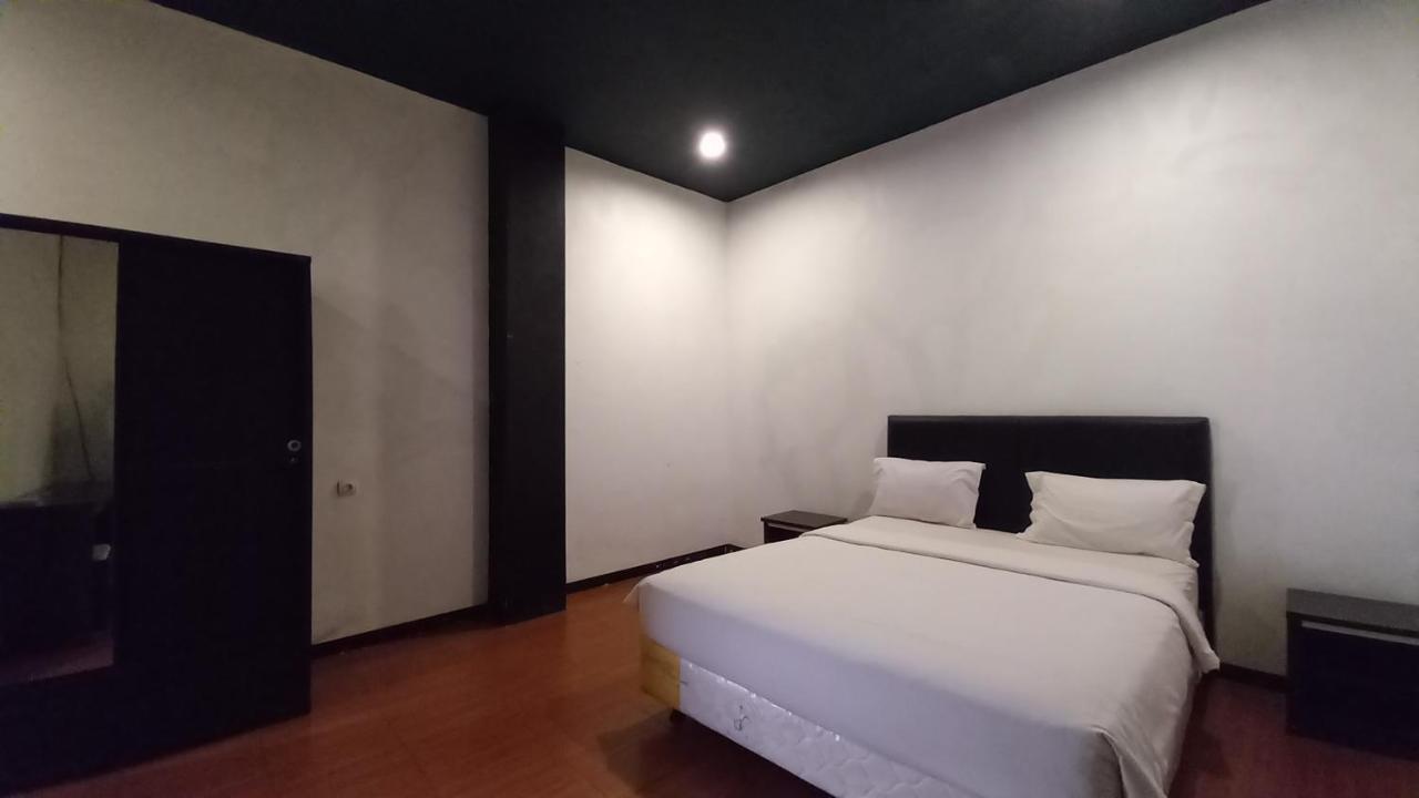 Dc Hotel & Hostel Labuan Bajo Ngoại thất bức ảnh