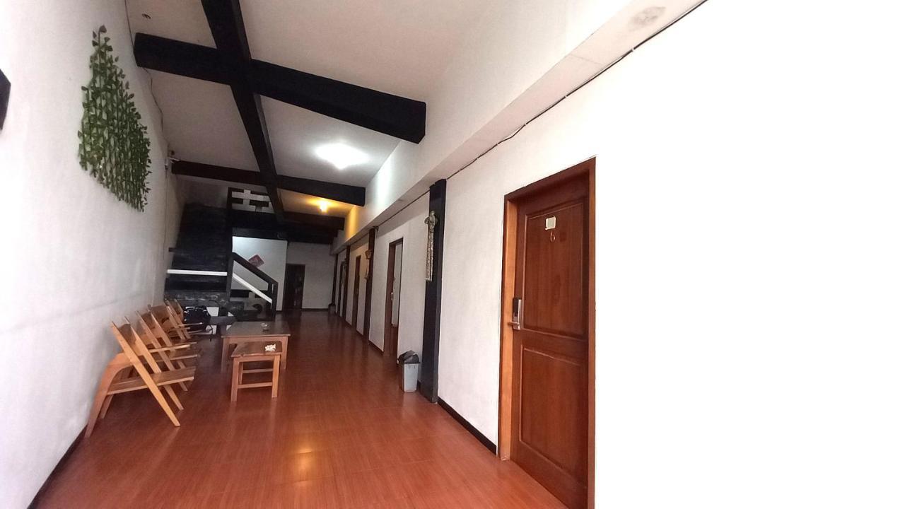 Dc Hotel & Hostel Labuan Bajo Ngoại thất bức ảnh