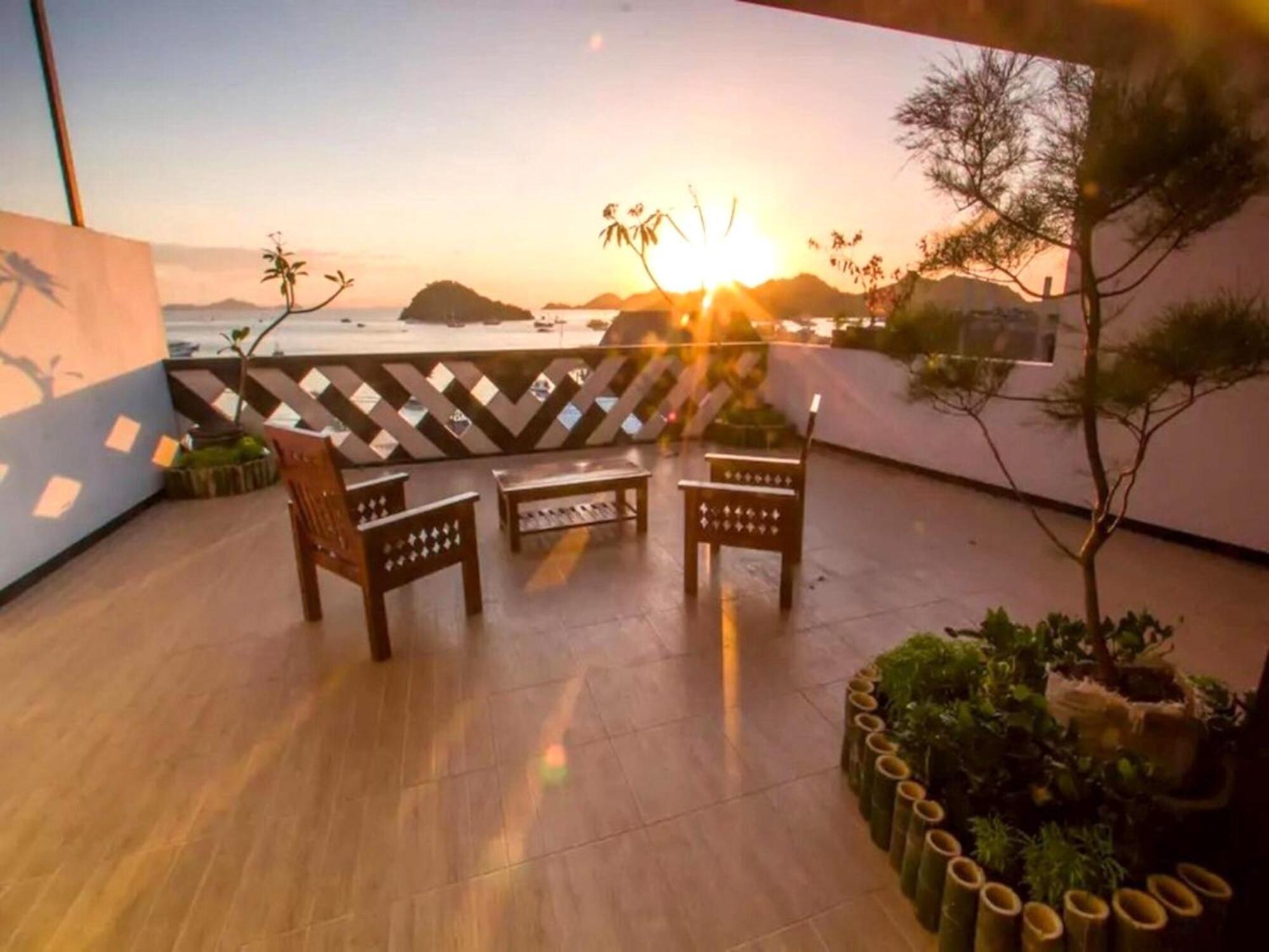 Dc Hotel & Hostel Labuan Bajo Ngoại thất bức ảnh