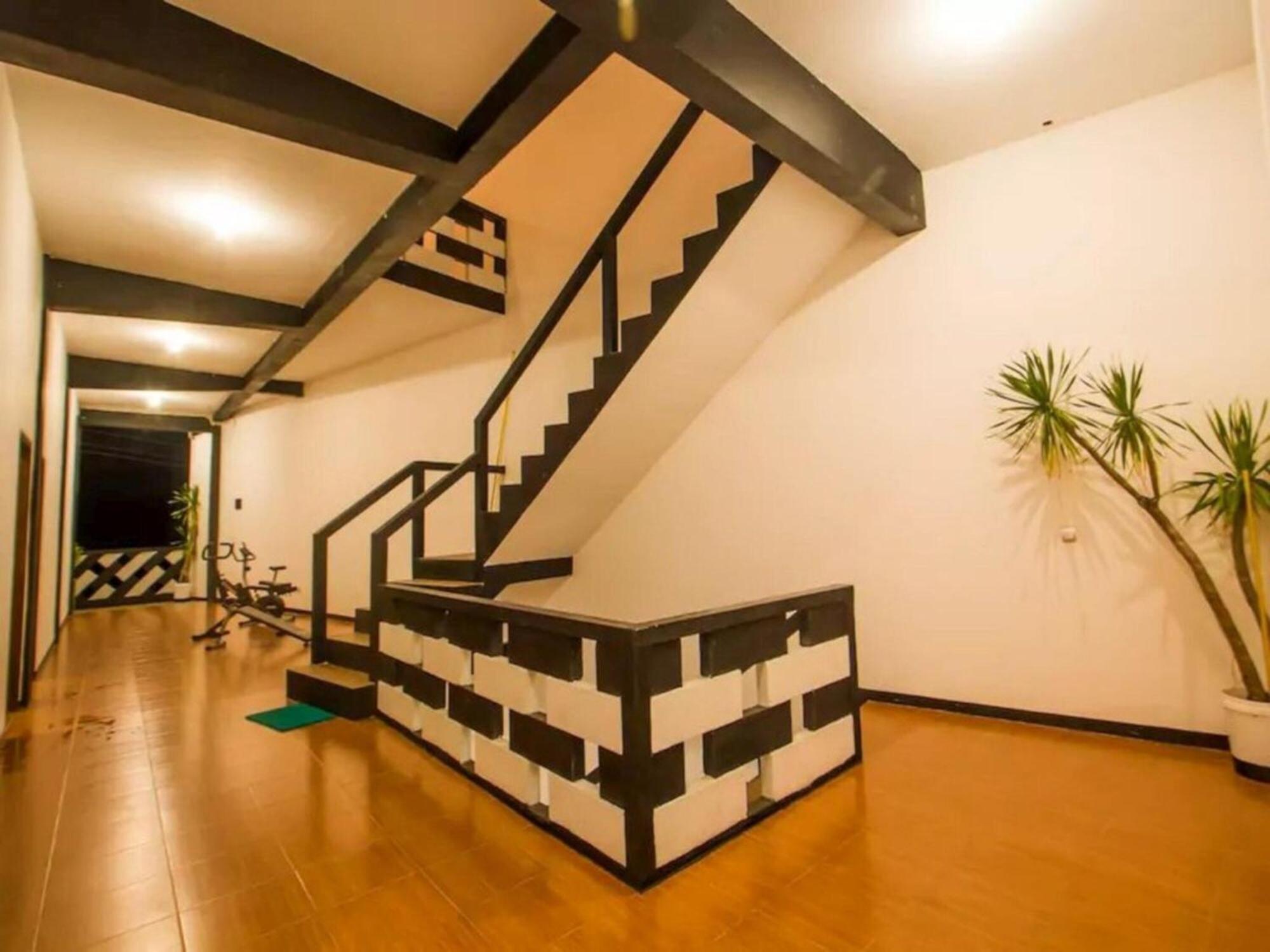 Dc Hotel & Hostel Labuan Bajo Ngoại thất bức ảnh