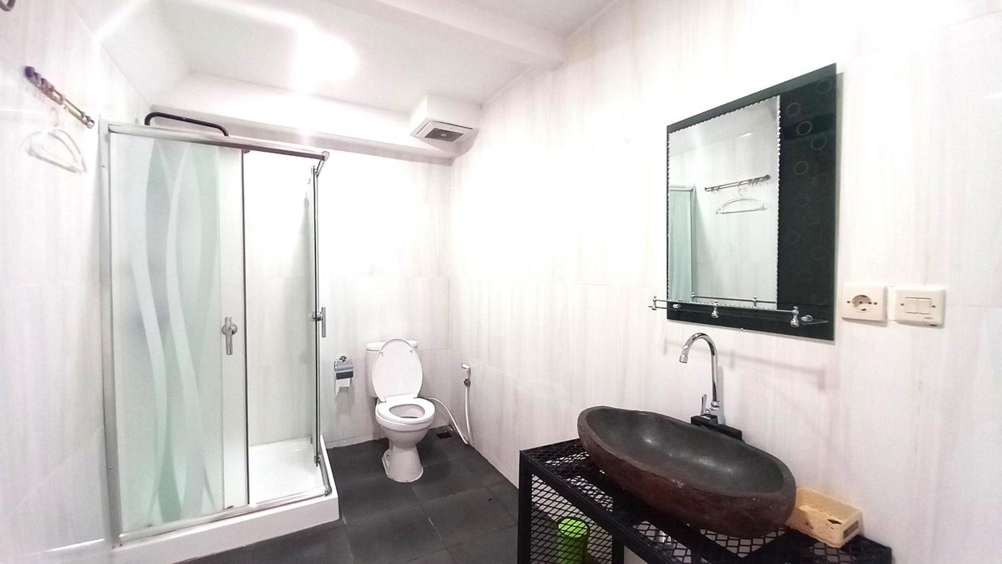 Dc Hotel & Hostel Labuan Bajo Ngoại thất bức ảnh