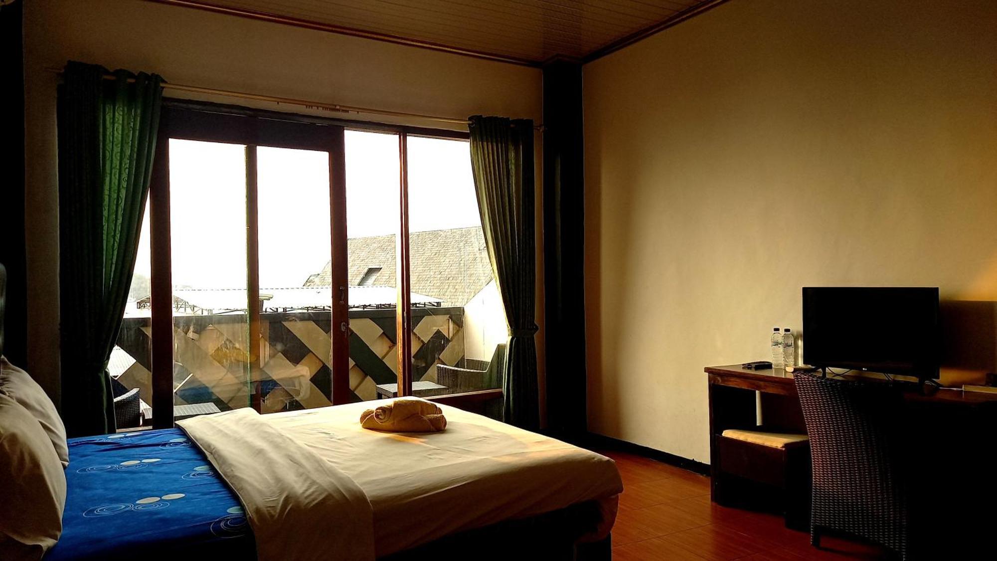 Dc Hotel & Hostel Labuan Bajo Ngoại thất bức ảnh